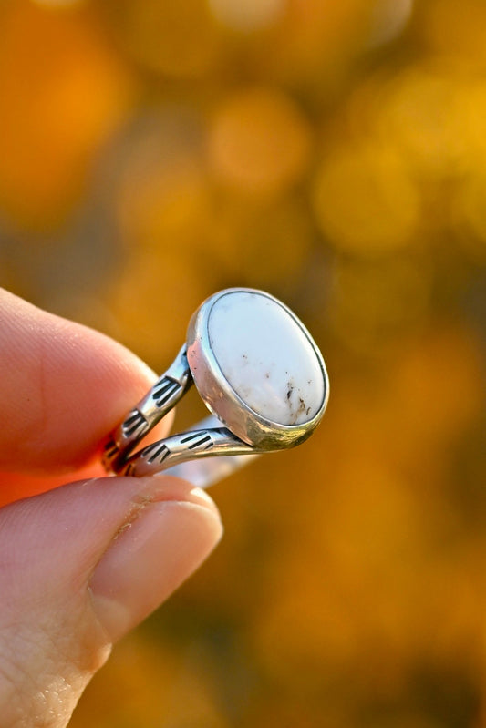 White Buffalo Split-Shank Ring - Size 8